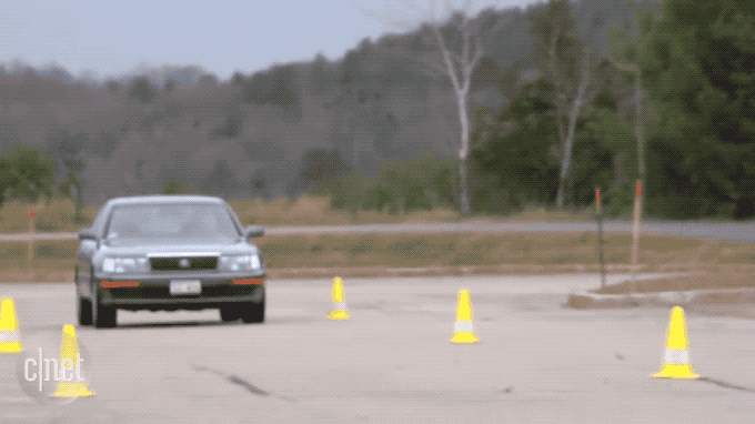 見到障礙自己會跳擺上香檳越野不倒這個技術(shù)讓你看手機(jī)也不暈車(圖4)