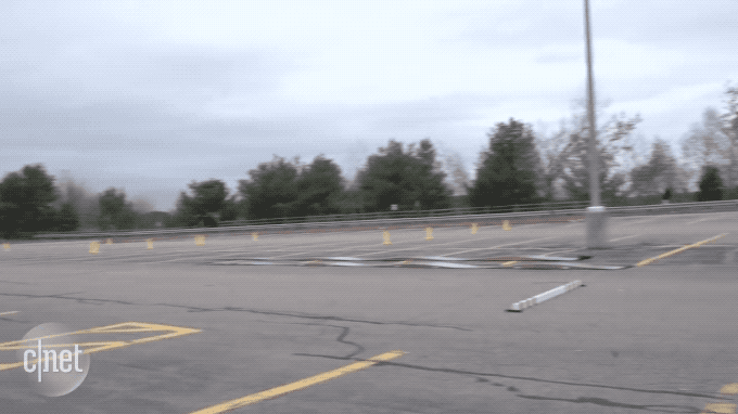 見到障礙自己會跳擺上香檳越野不倒這個技術(shù)讓你看手機(jī)也不暈車(圖7)