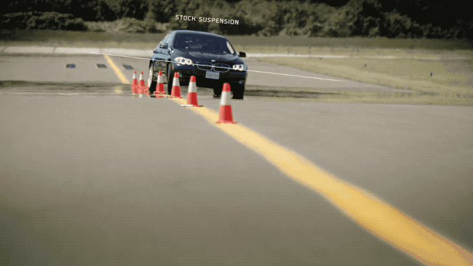 見到障礙自己會跳擺上香檳越野不倒這個技術(shù)讓你看手機(jī)也不暈車(圖19)