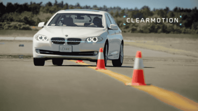 見到障礙自己會跳擺上香檳越野不倒這個技術(shù)讓你看手機(jī)也不暈車(圖20)